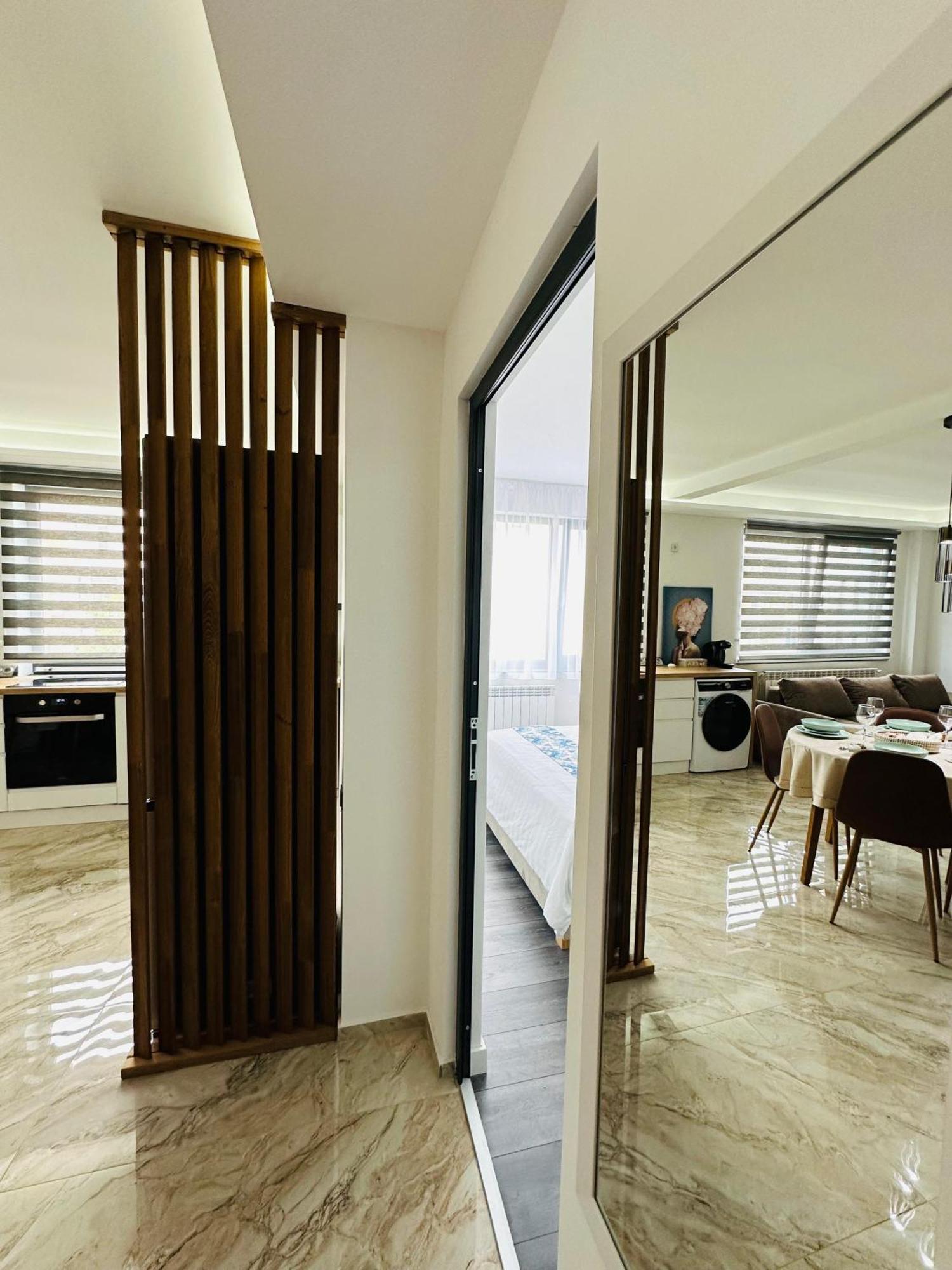 Amos Apartment-Ultracentral-Free Parking Клуж-Напока Екстериор снимка