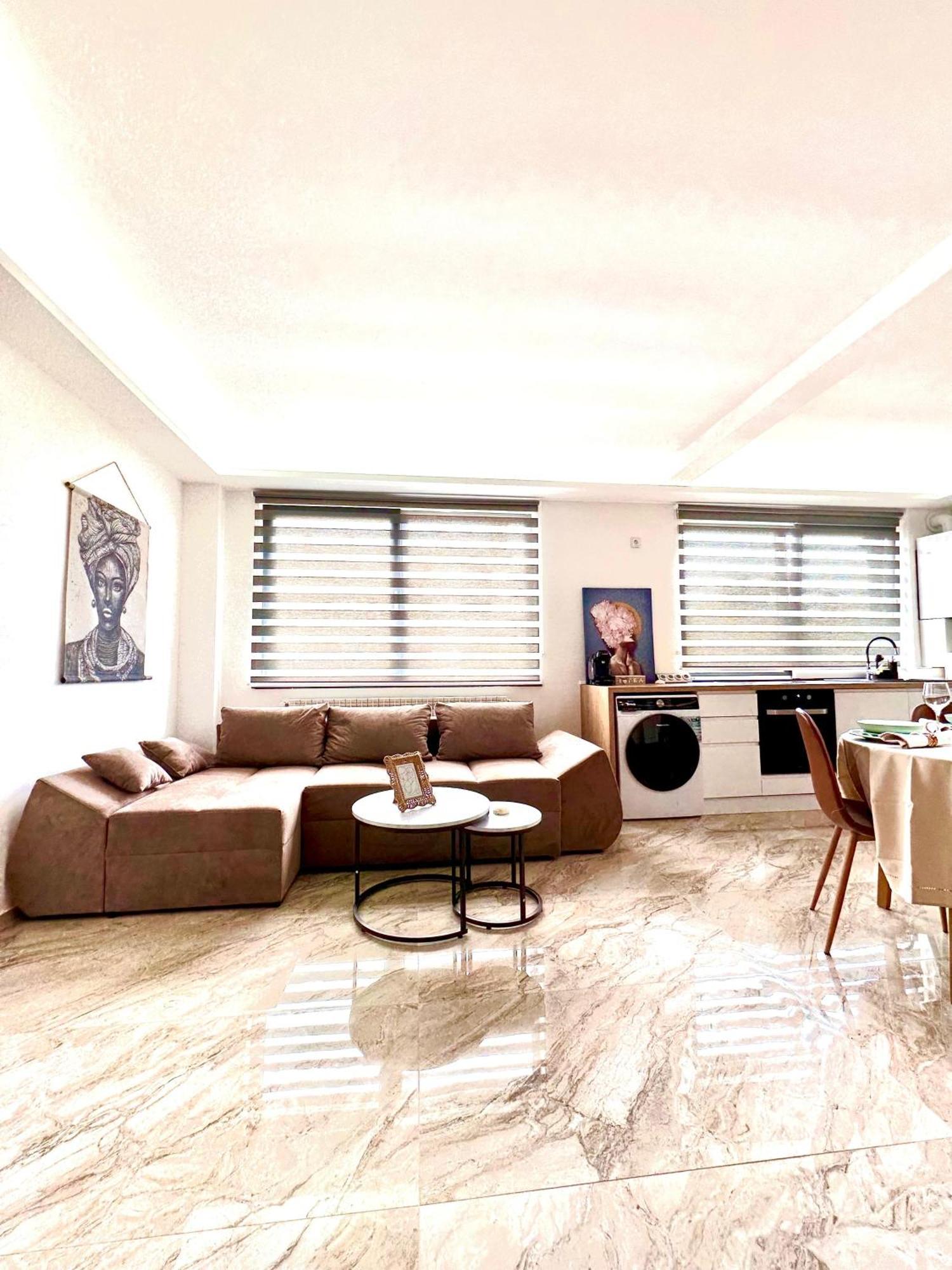 Amos Apartment-Ultracentral-Free Parking Клуж-Напока Екстериор снимка